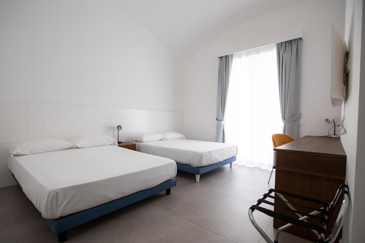 Quadruple Room,1126142661:JPEG