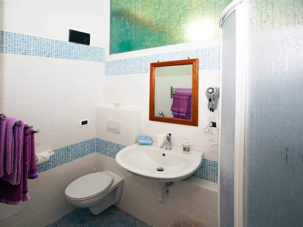 Double or Twin Room with Bathroom,162133929:JPEG